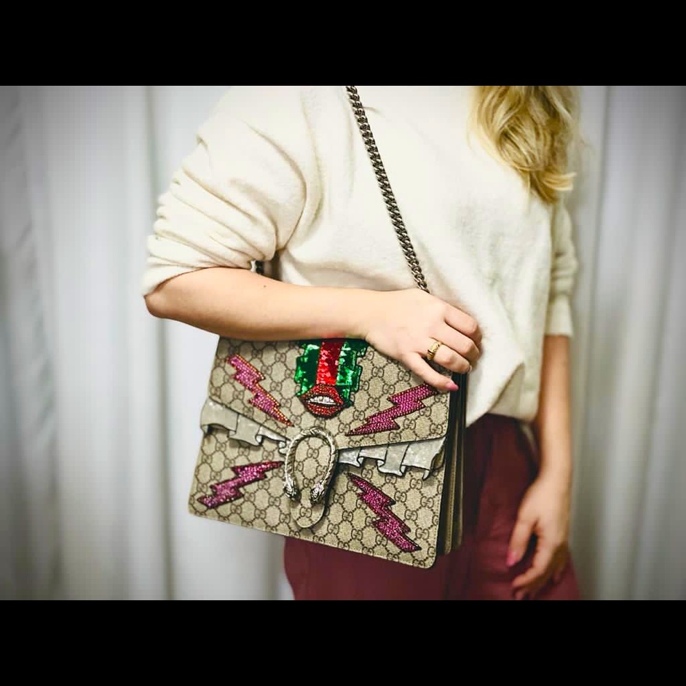 Gucci GG Supreme Medium Dionysus Embroidered bag